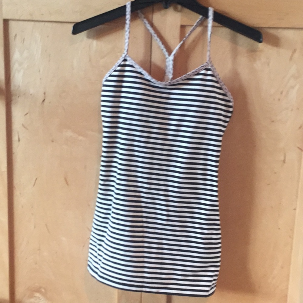 Lululemon power Y yoga top size 4